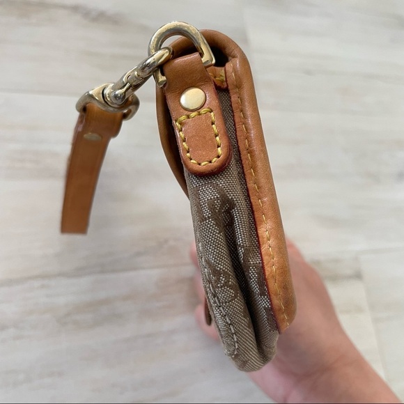 Dooney & Bourke Vintage Coin Wristlet - Picture 5 of 7